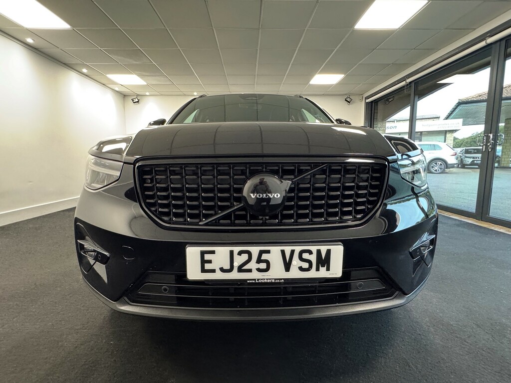 Volvo XC40 2.0 B4 Mhev Plus Black Edition Suv Hybr Black #2