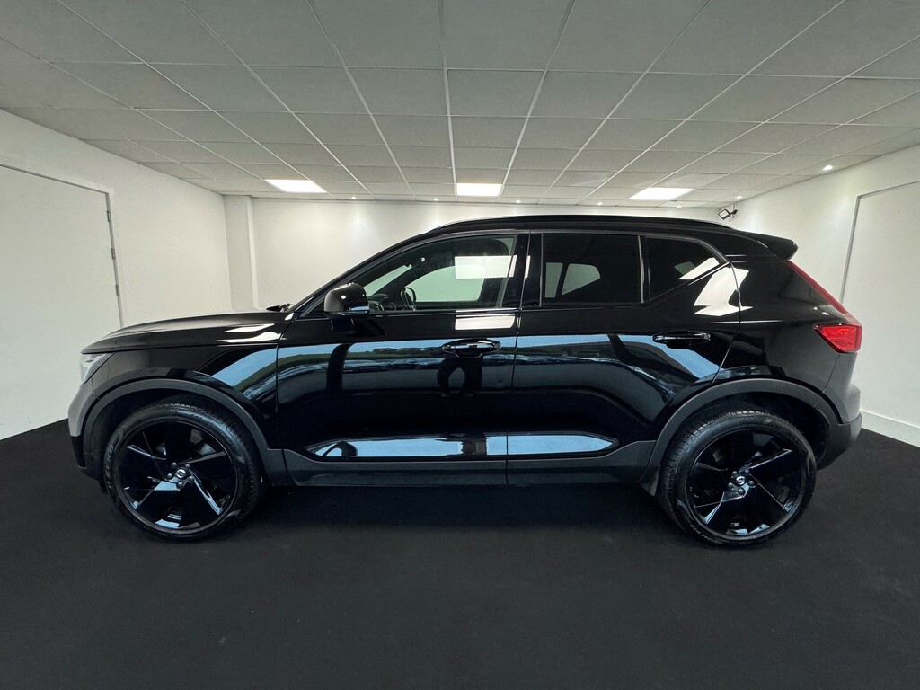 Volvo XC40 2.0 B4 Mhev Plus Black Edition Suv Hybr Black #4