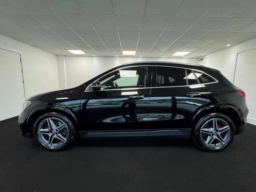 Mercedes-Benz GLA Class 1.3 Gla200h Mhev Amg Line Executive Su Black #5