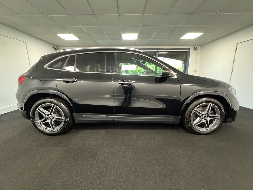 Mercedes-Benz GLA Class 1.3 Gla200h Mhev Amg Line Executive Su Black #4