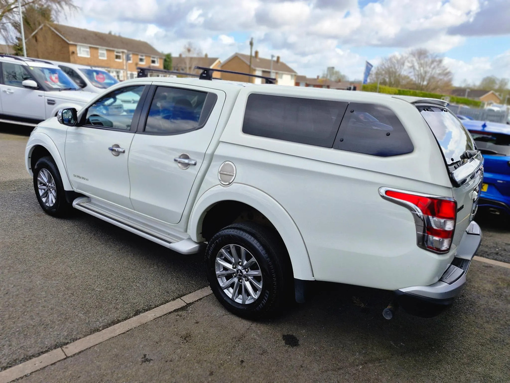 Mitsubishi L200 2.4 Di-d Dc Barbarian Pickup Double Cab #4