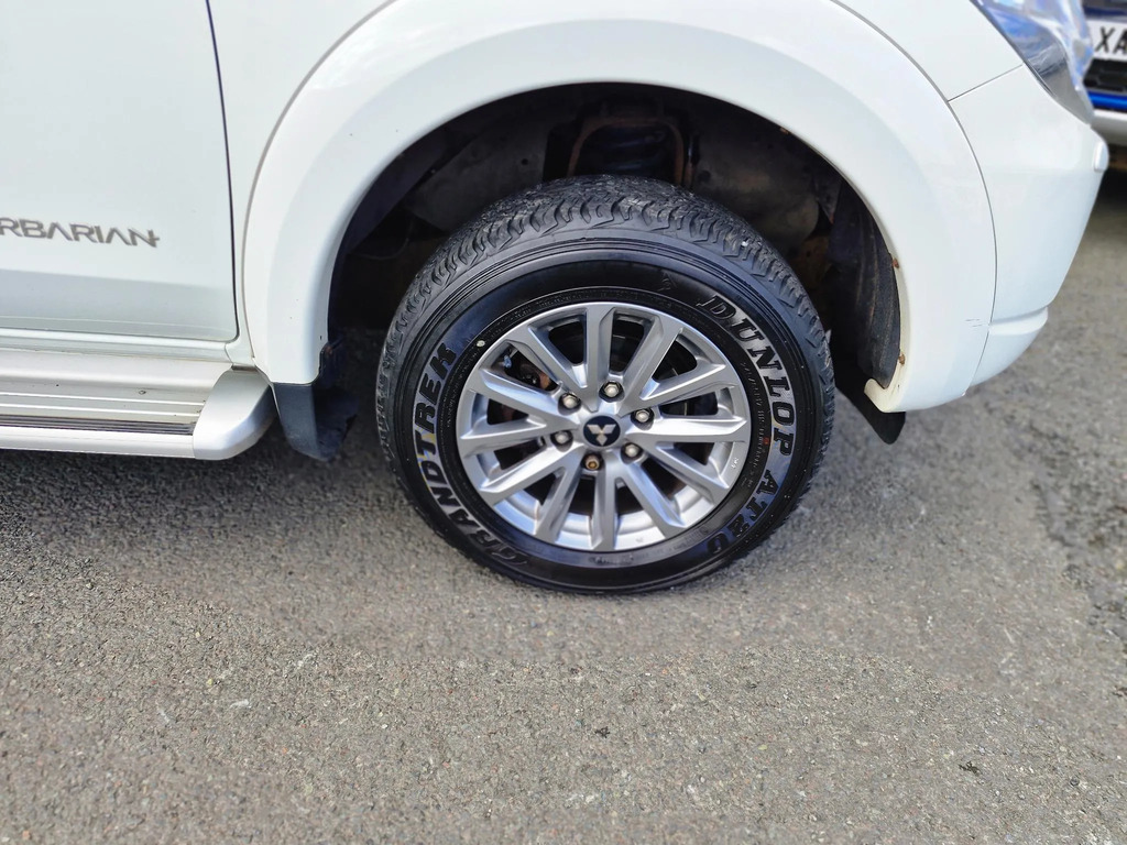 Mitsubishi L200 2.4 Di-d Dc Barbarian Pickup Double Cab #3