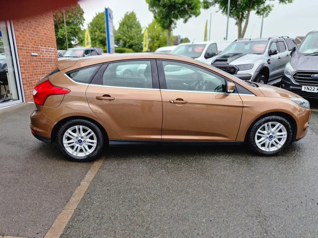 Ford Focus 1.0T Ecoboost Titanium Hatchback SB62JZG #6