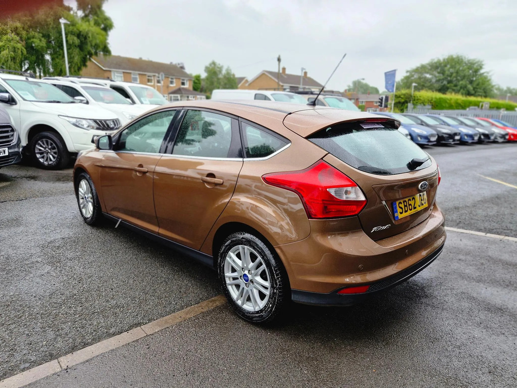 Ford Focus 1.0T Ecoboost Titanium Hatchback SB62JZG #3
