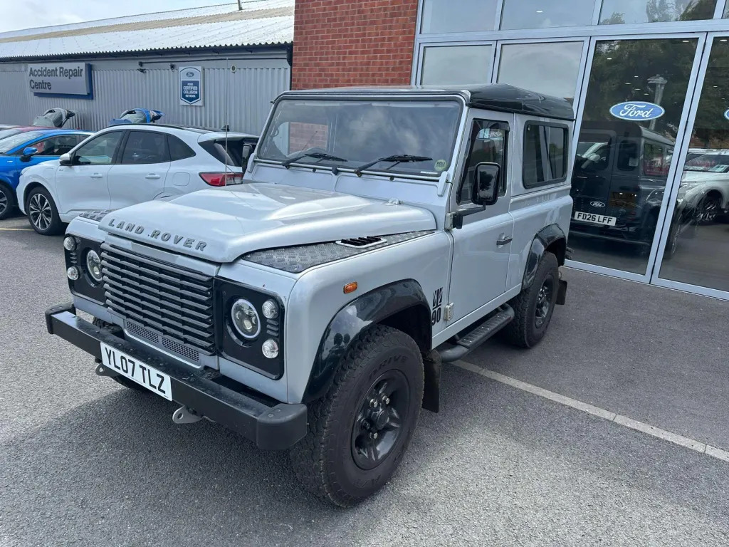 Land Rover Defender 90 2.4 Tdci Hard Top Suv 4Wd Swb Eu 