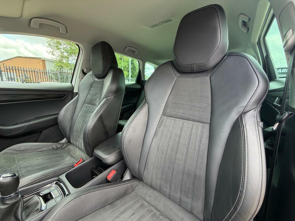 Skoda Karoq 1.5 Tsi Act Se L Euro 6 S S KR20JFE White #4