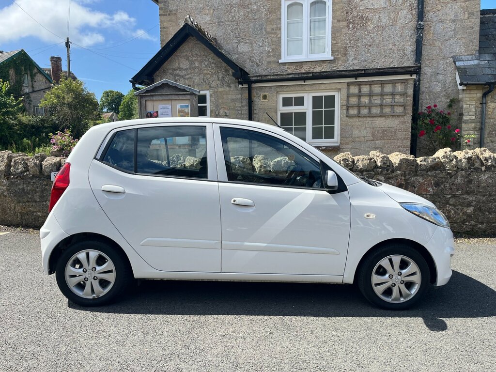 Hyundai I10 1.2 Active Hatchback Euro 5 85 White #2