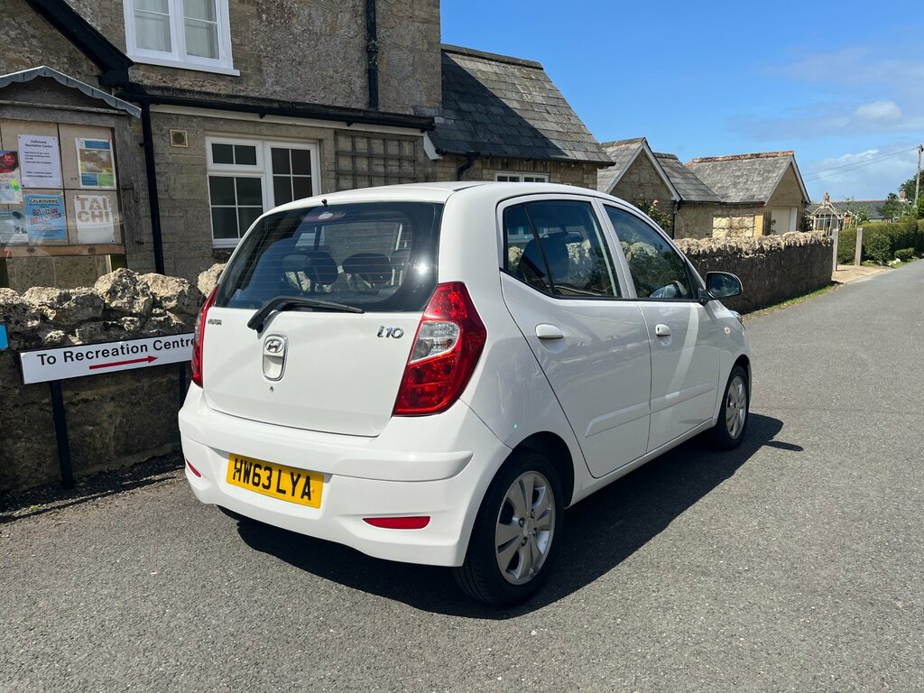 Hyundai I10 1.2 Active Hatchback Euro 5 85 White #4