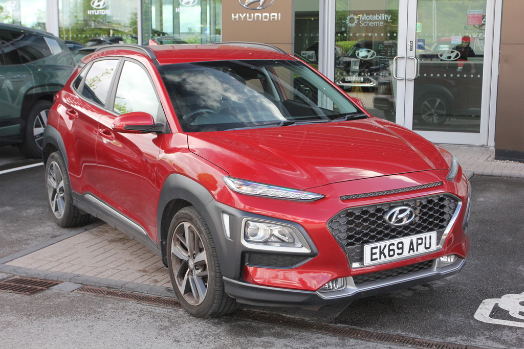 Hyundai I20 1.0T Gdi 48V Mhd Se Connect Red