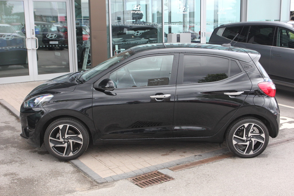 Hyundai I10 1.0 63 Premium Nav EA25ZFP Black #6