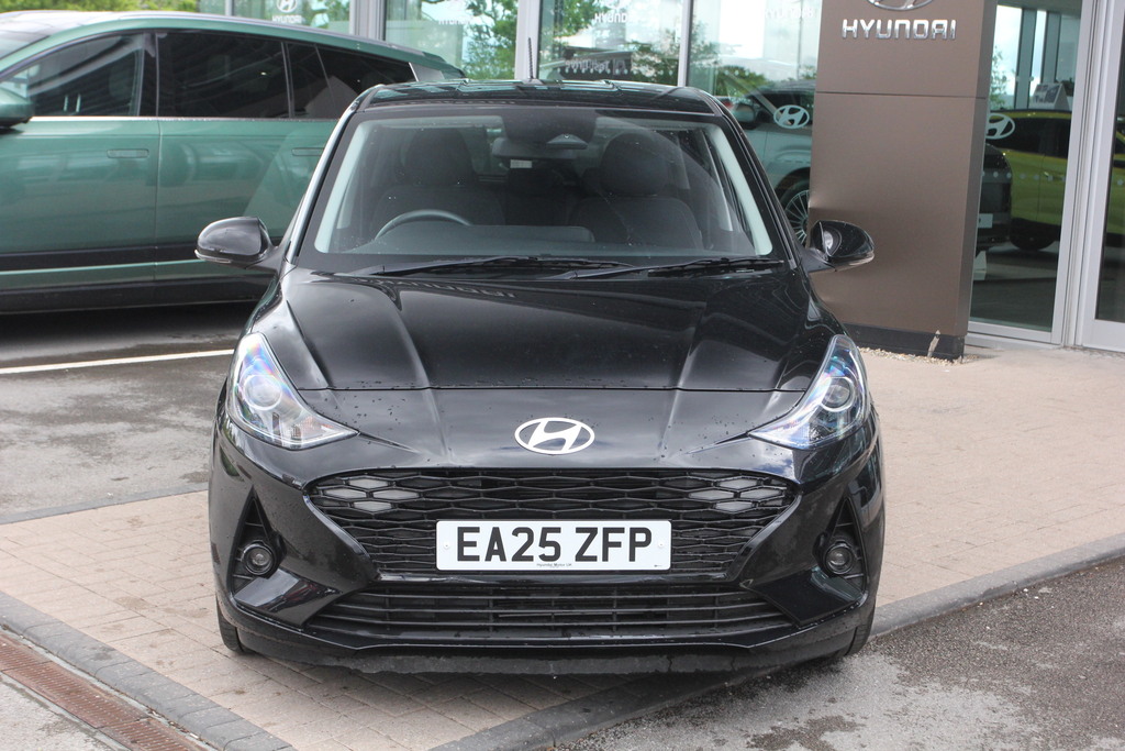 Hyundai I10 1.0 63 Premium Nav EA25ZFP Black #2