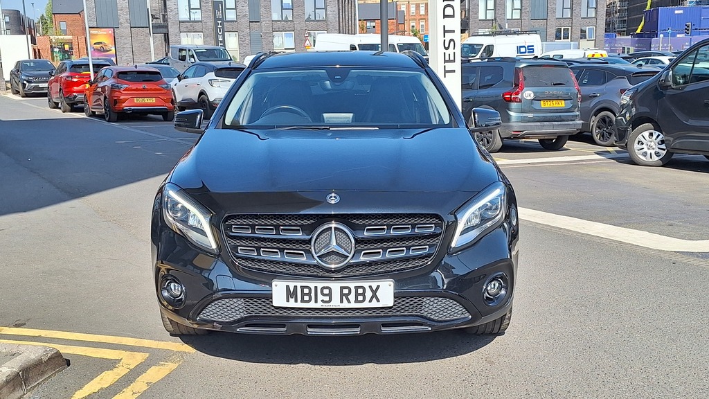 Mercedes-Benz GLA Class Gla 180 Urban Edition MB19RBX Black #2