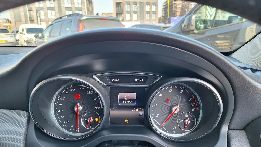 Mercedes-Benz GLA Class Gla 180 Urban Edition MB19RBX Black #3