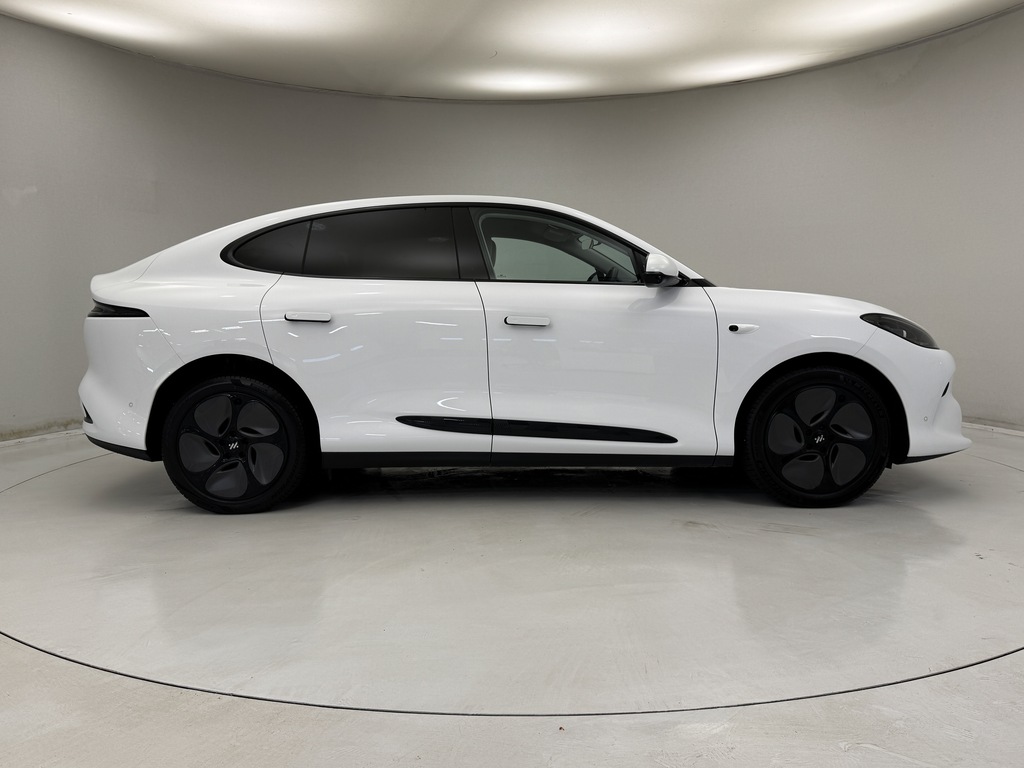 MG IM6 300Kw Long Range 100Kwh White #3