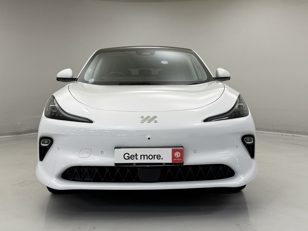 MG IM6 300Kw Long Range 100Kwh White #5