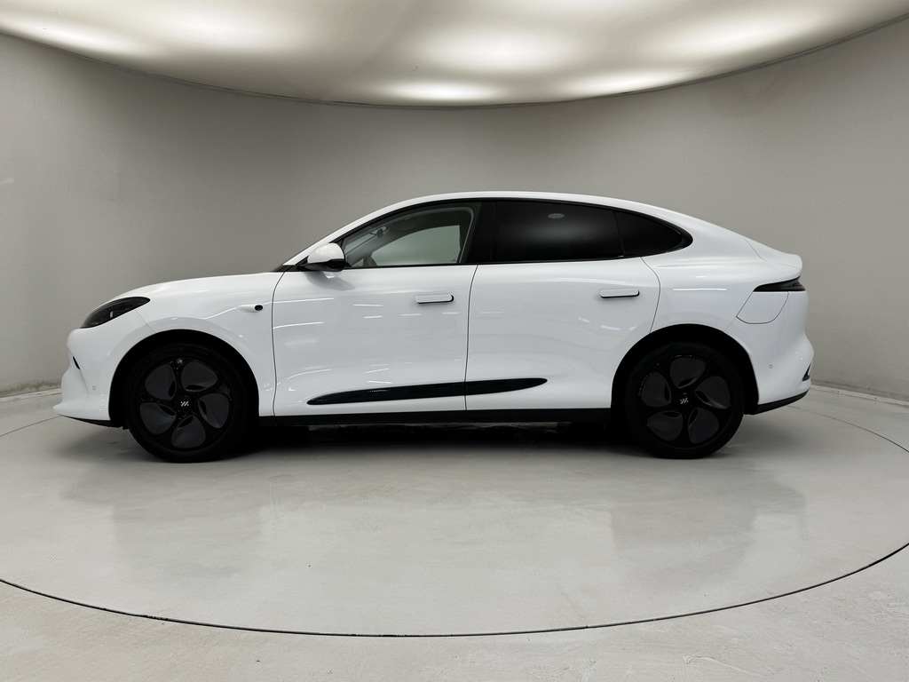MG IM6 300Kw Long Range 100Kwh White #6