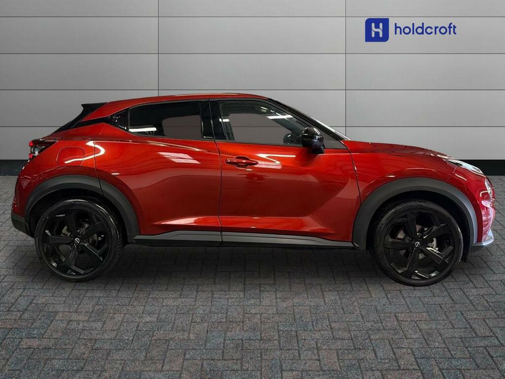 Nissan Juke 1.6 Hybrid Tekna Red #2