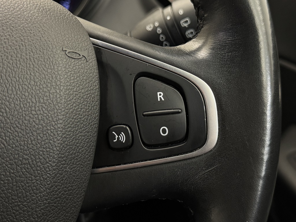 Renault Captur Iconic Tce Black #35