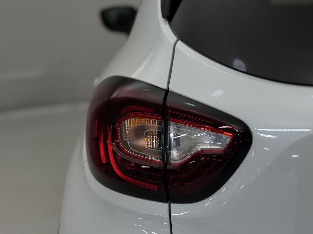 Renault Captur Iconic Tce Black #37