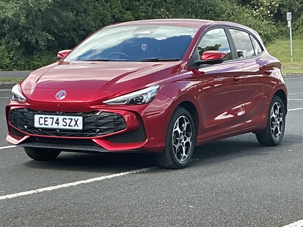 MG MG3 1.5 Hybrid Trophy Red #4