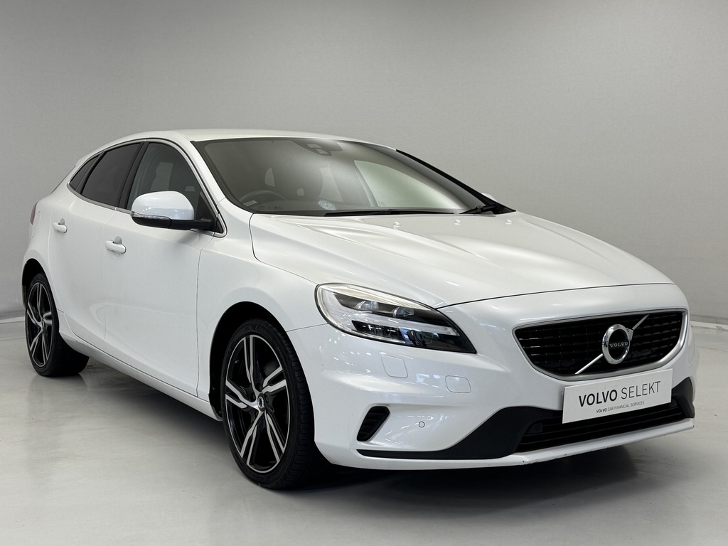 Volvo V40 T2 122 R Design Edition White
