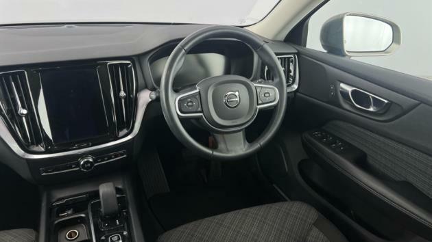 Volvo V60 2.0 B3p Momentum 7 Speed Grey #6
