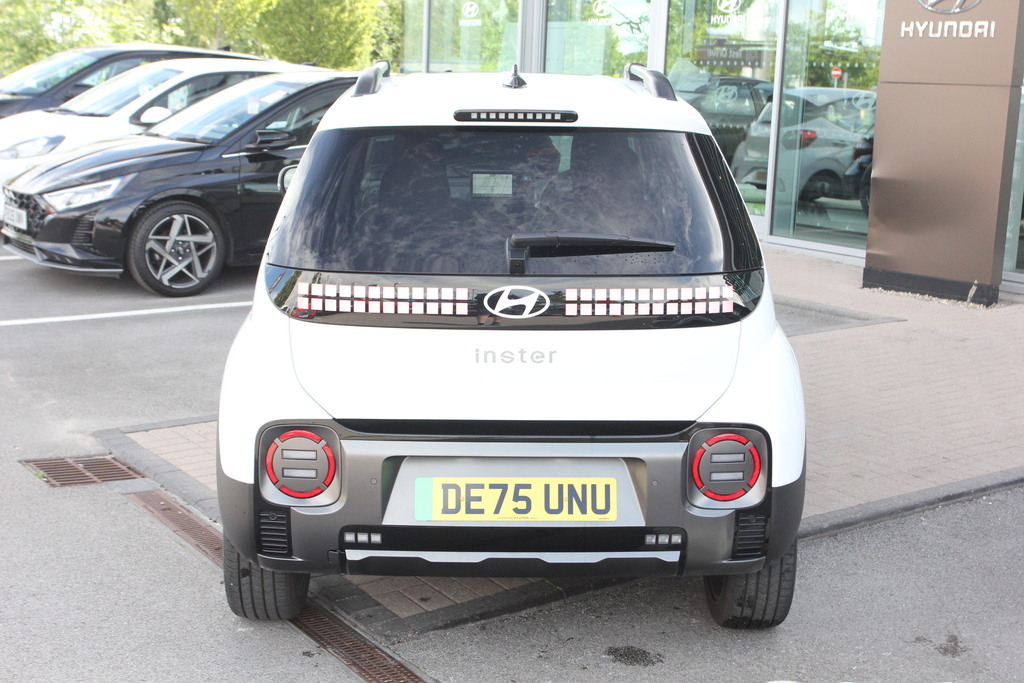Hyundai Inster 85Kw Cross 49Kwh White #4
