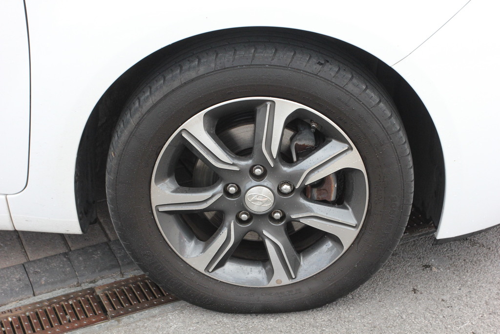 Hyundai Ix20 Mpi Se Nav 1.6 Grey #9