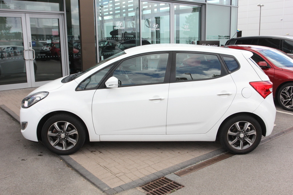 Hyundai Ix20 1.6 Se White #6