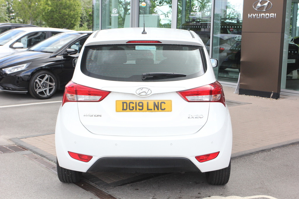 Hyundai Ix20 1.6 Se White #4