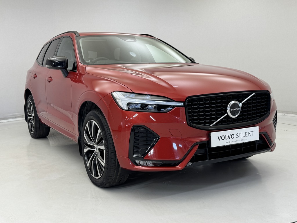 Volvo XC60 2.0 B4d Plus Dark Awd Geartronic Red