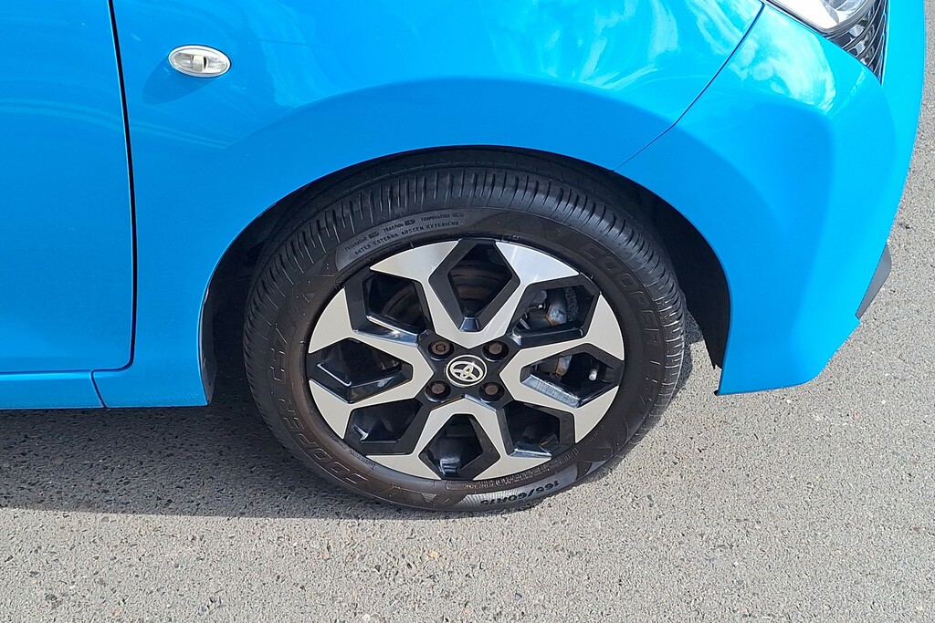 Toyota Aygo 1.0 Vvt-i X-plore Blue #4