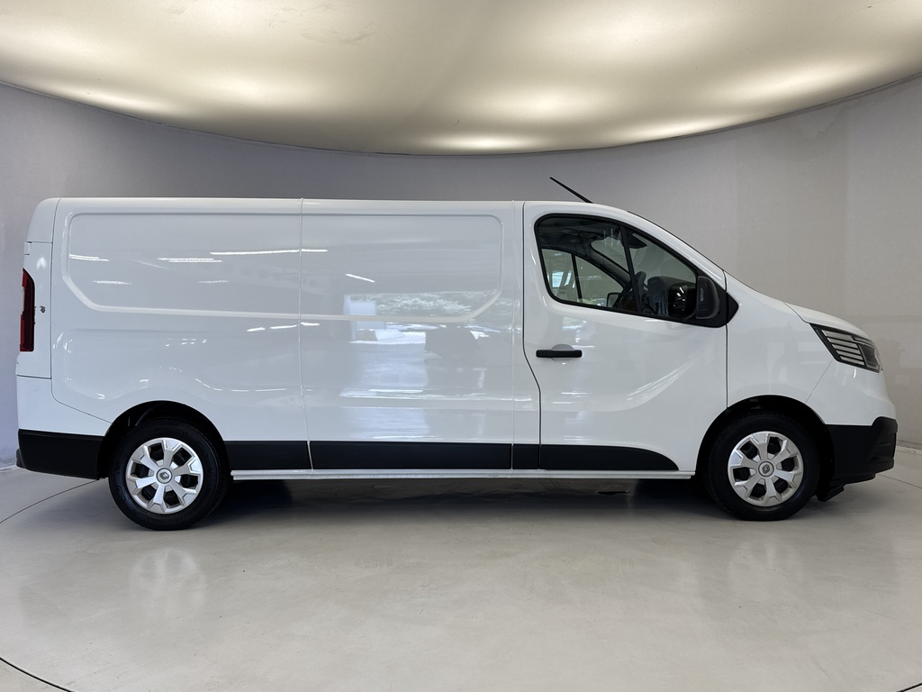 Renault Trafic Ll30 Blue Dci 130 Advance Safety Van White #4