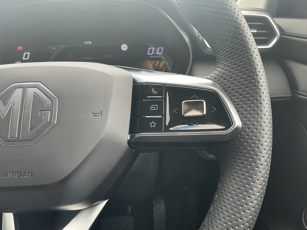 MG ZS 1.5 Se Euro 6 Ss Black #26