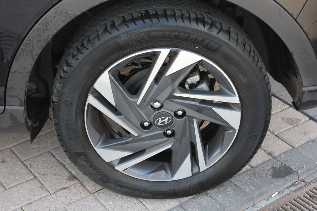 Hyundai Bayon 1.0 Tgdi 48V Mhev Se Connect Dct Black #4