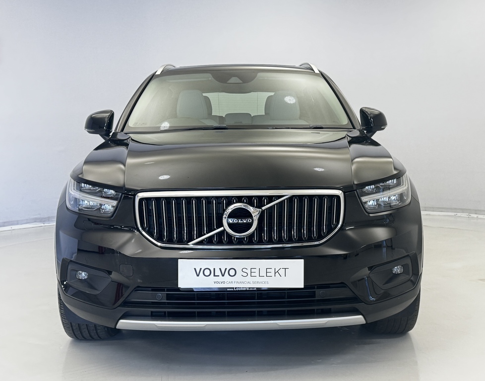 Volvo XC40 2.0 B4p Inscription Pro Black #2