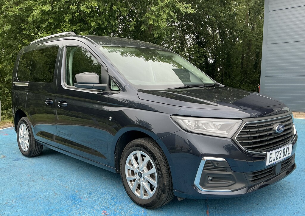Ford Tourneo Connect 1.5 Ecoboost Titanium Blue