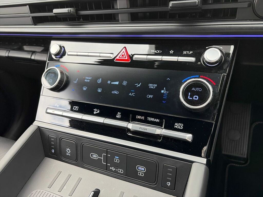 Hyundai Santa Fe Calligraphy White #27