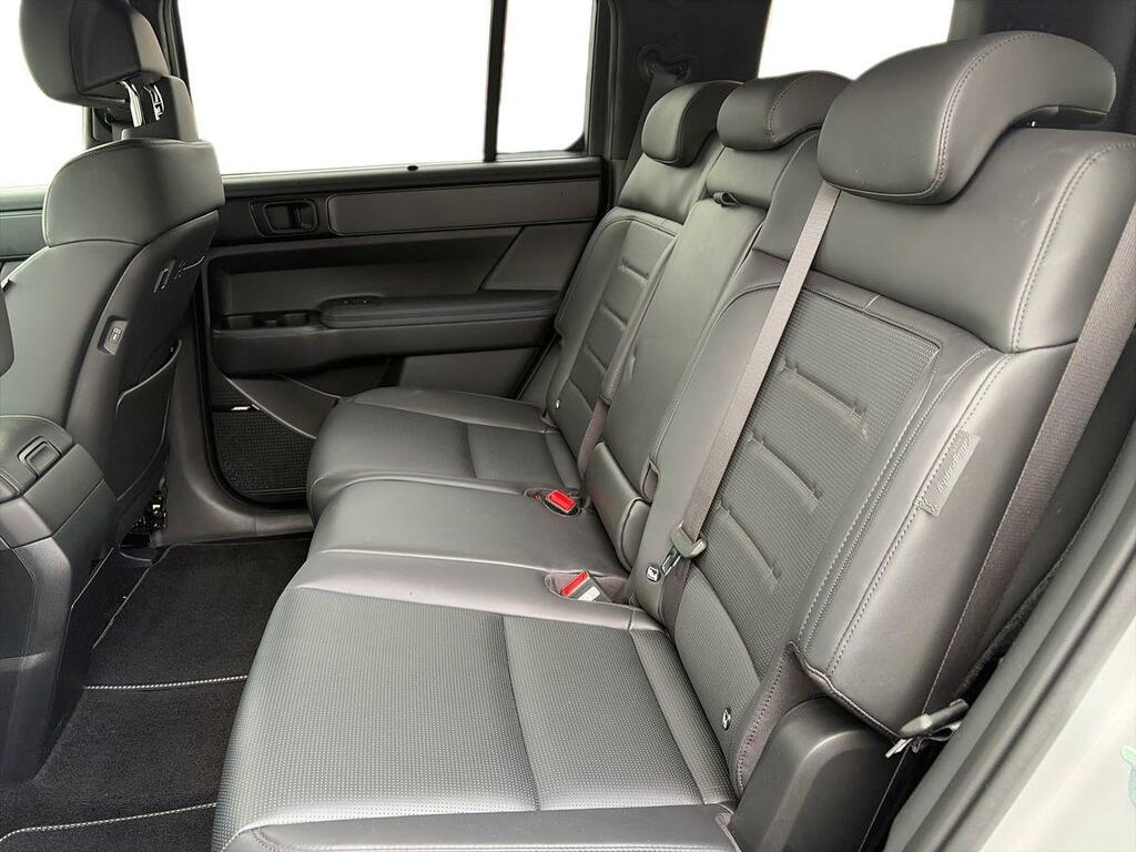 Hyundai Santa Fe Calligraphy White #9