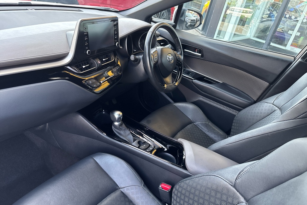 Toyota C-Hr 1.8 Hybrid Excel Cvt White #3