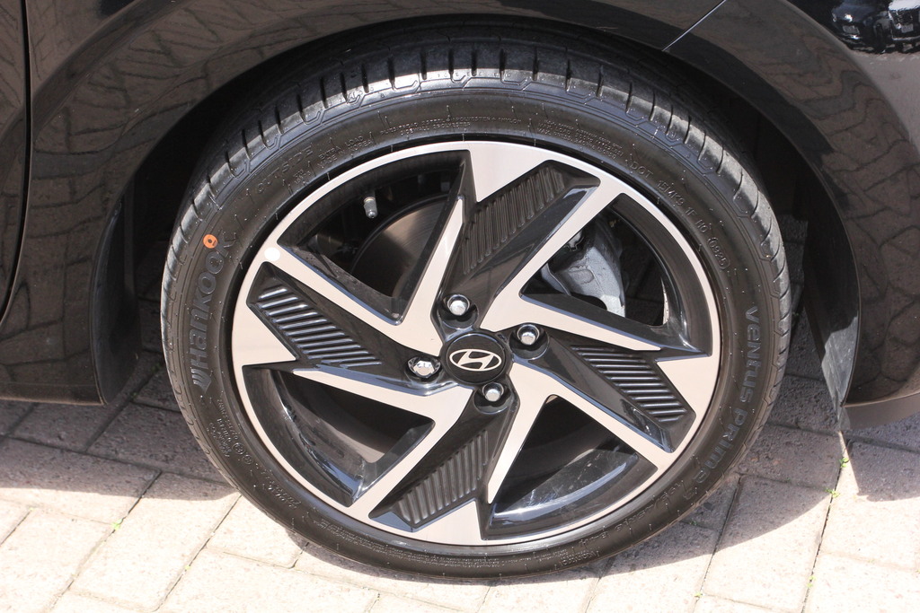 Hyundai I10 1.2 79 Premium Nav MT26EYX Black #5