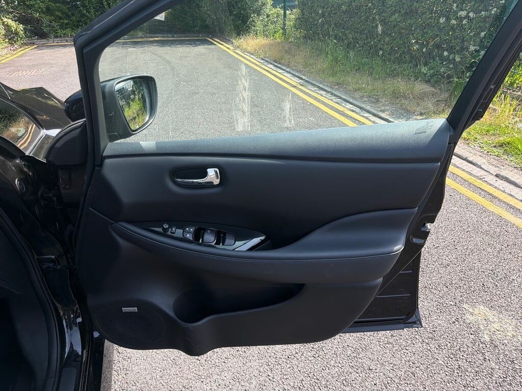 Nissan Leaf 40Kwh Tekna Hatchback Grey #17
