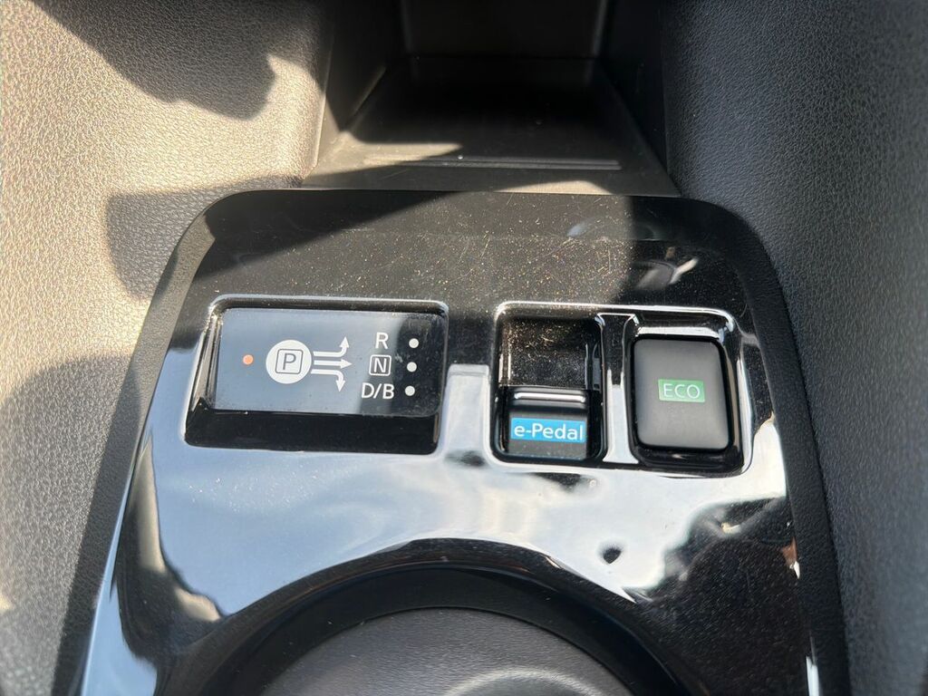 Nissan Leaf 40Kwh Tekna Hatchback Grey #24