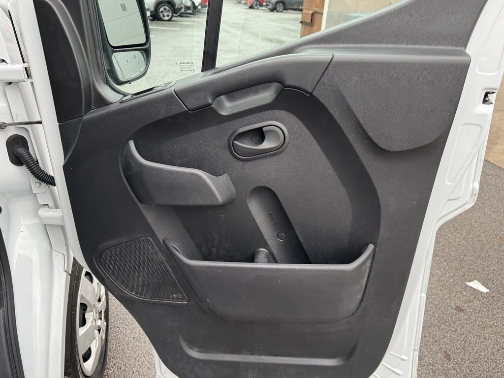 Renault Master Lm35dci 135 Business Medium Roof Van White #4