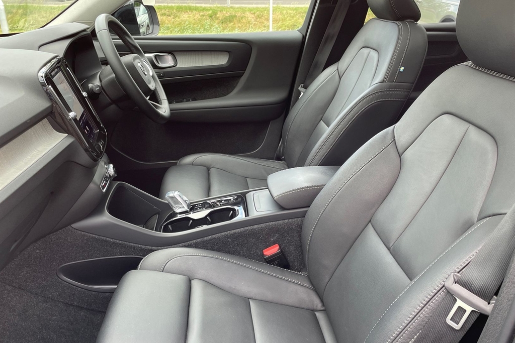 Volvo XC40 Ultra Dark RF25EBD Silver #2