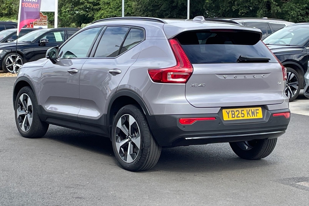 Volvo XC40 Plus Dark YB25KWF Silver #3