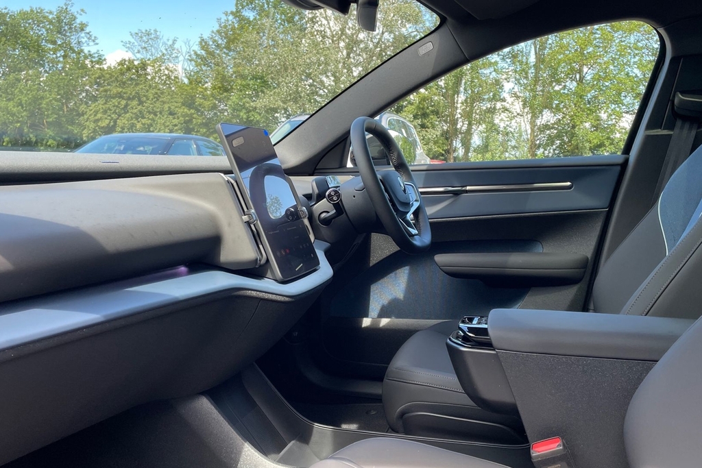 Volvo EX30 Ultra Black #2