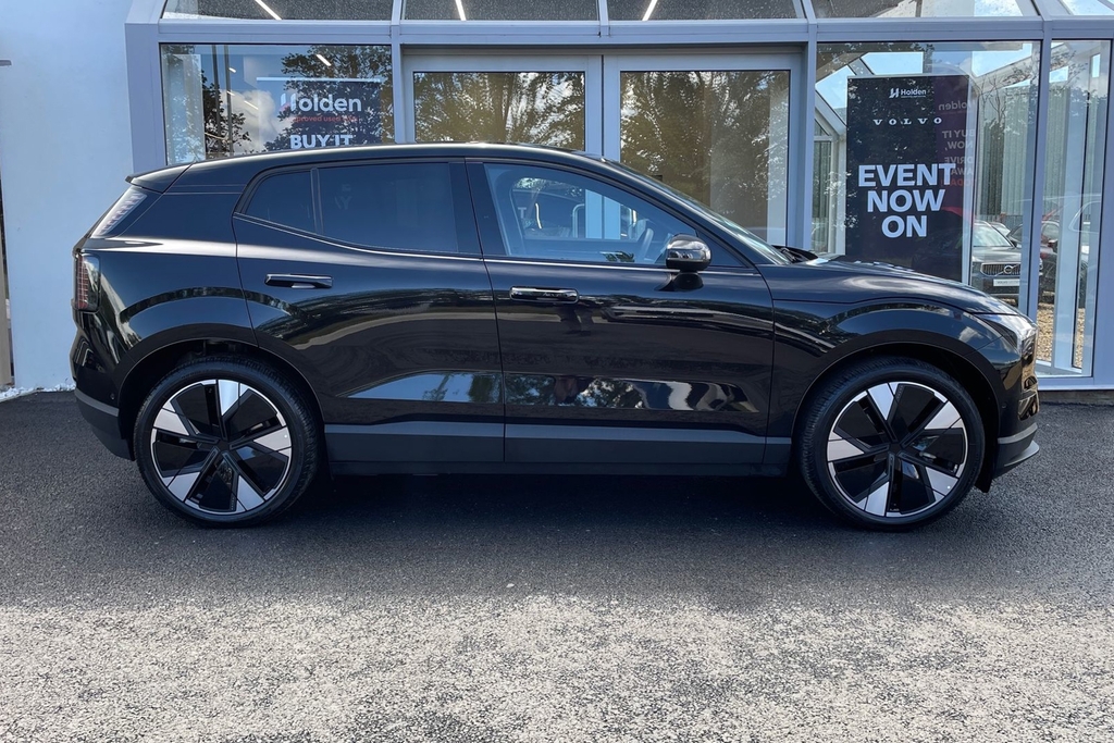 Volvo EX30 Ultra Black #4