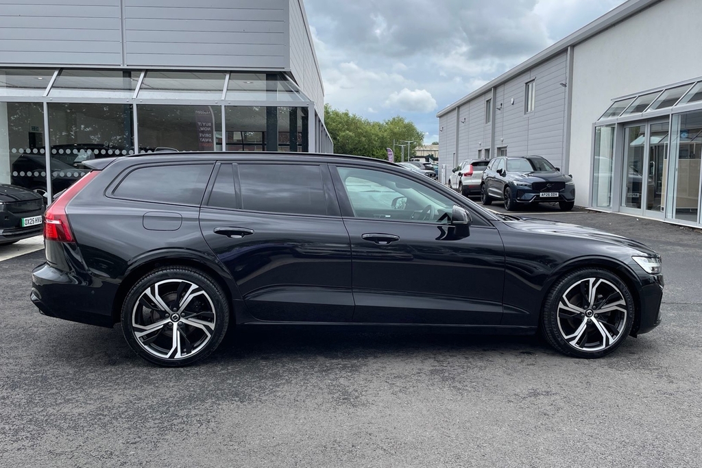 Volvo V60 Ultra Black #4