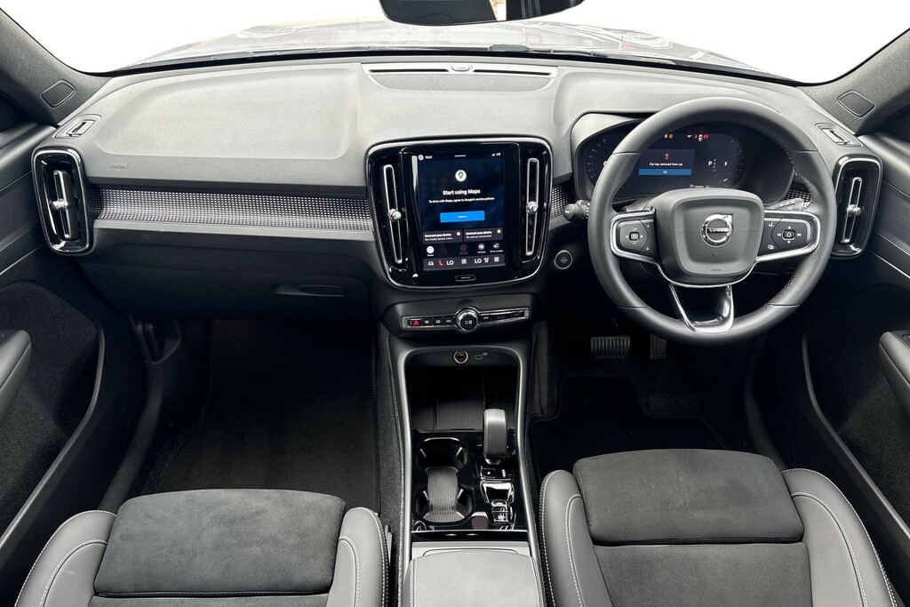 Volvo XC40 Plus Dark RJ25WSV Silver #6